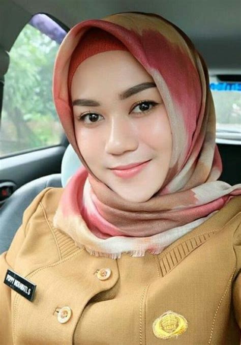 Bokep Indo Terbaru Mahasiswi Undip Hijab Viral Part 1